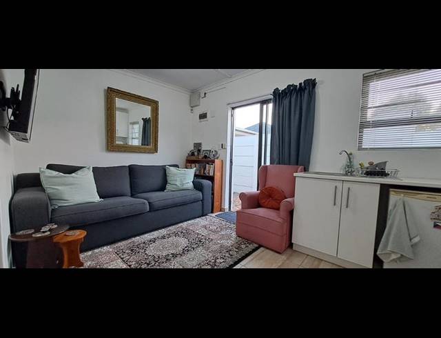 2 BEDROOM PROPERTY TO RENT IN BOSTON